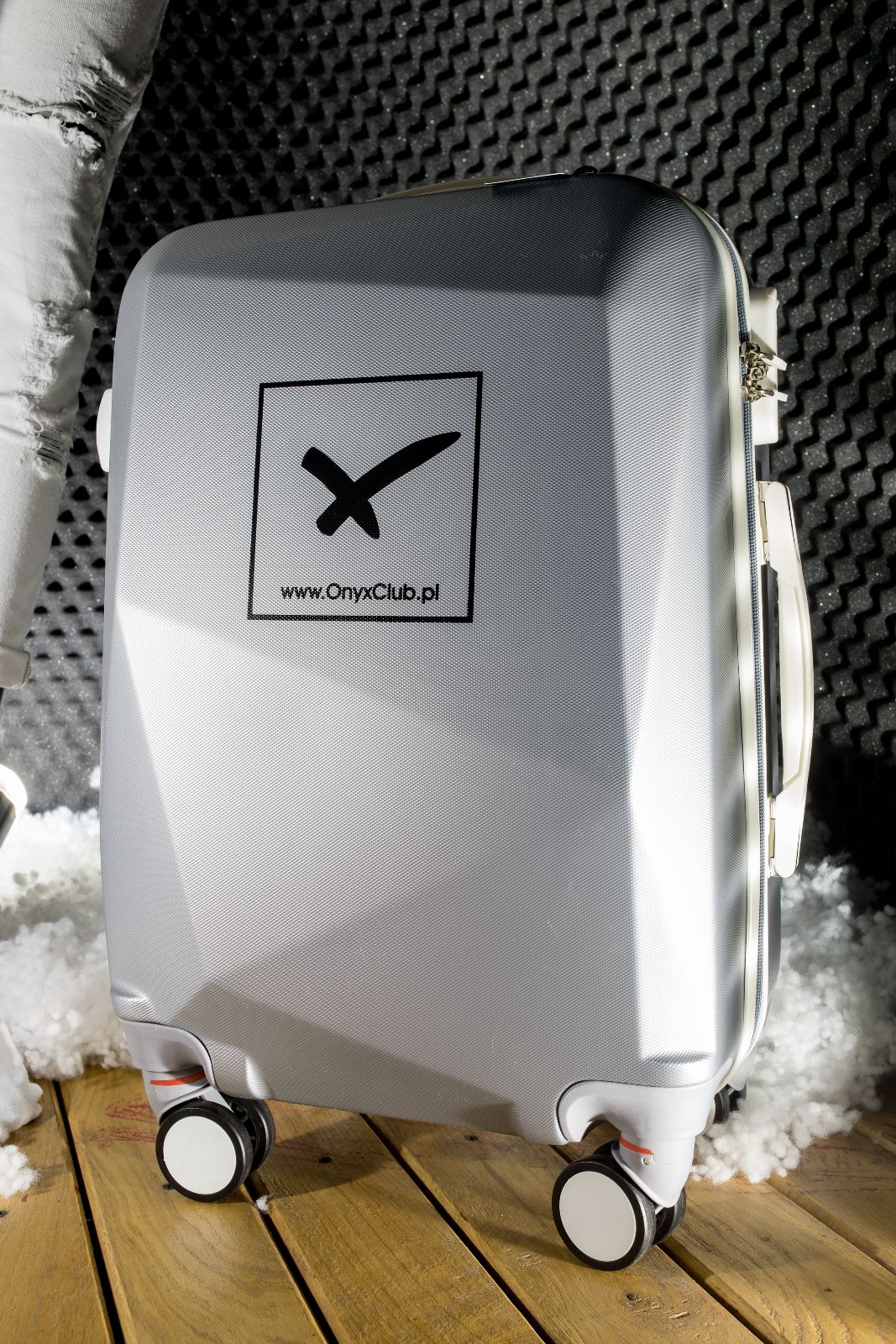 Walizka exclusive X   cena 149 zł